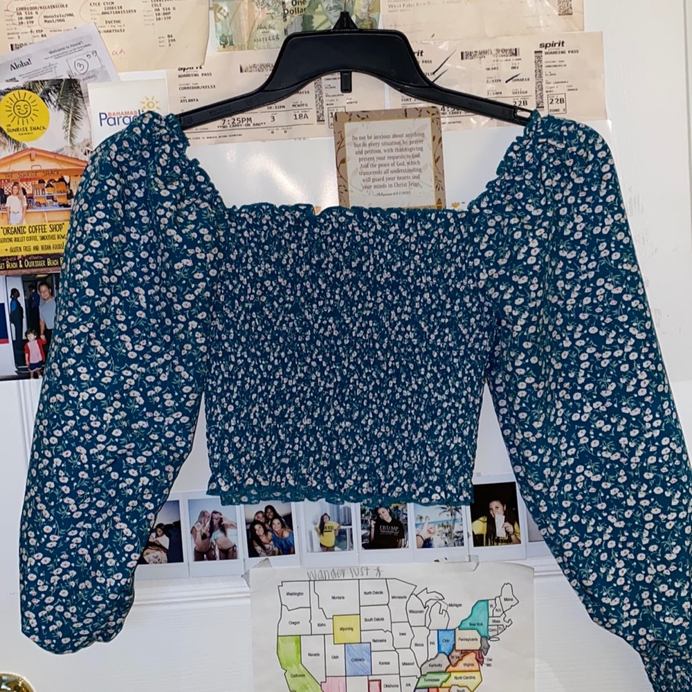 Off the shoulder blue top flower